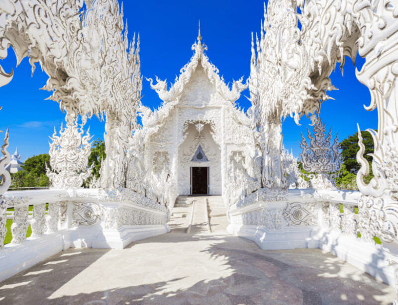 chiang-mai-day-trip-to-chiang-rai-temples-golden-triangle