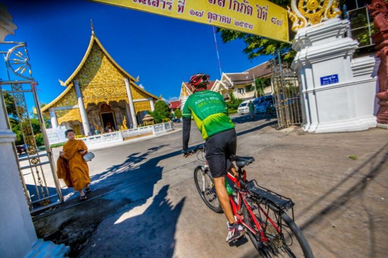 chiang-mai-historic-old-city-4-hour-guided-bike-tour