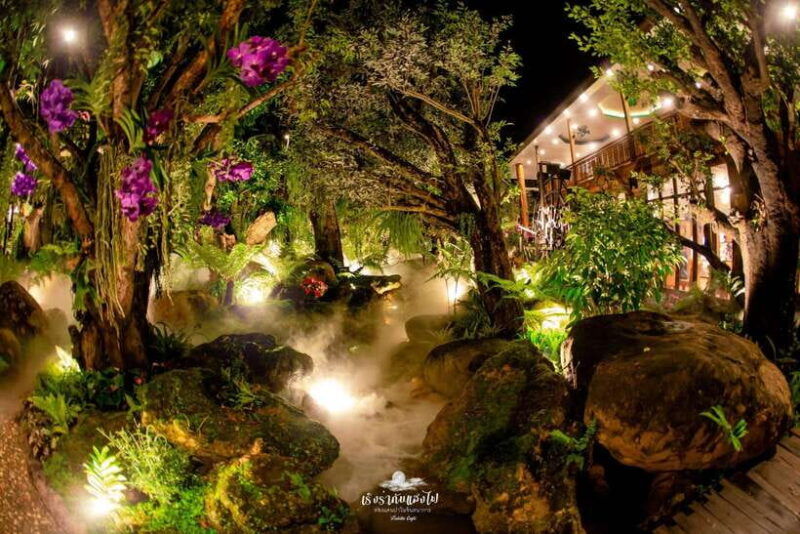 chiang-mai-white-blue-red-temples-tour-with-lalitta-cafe