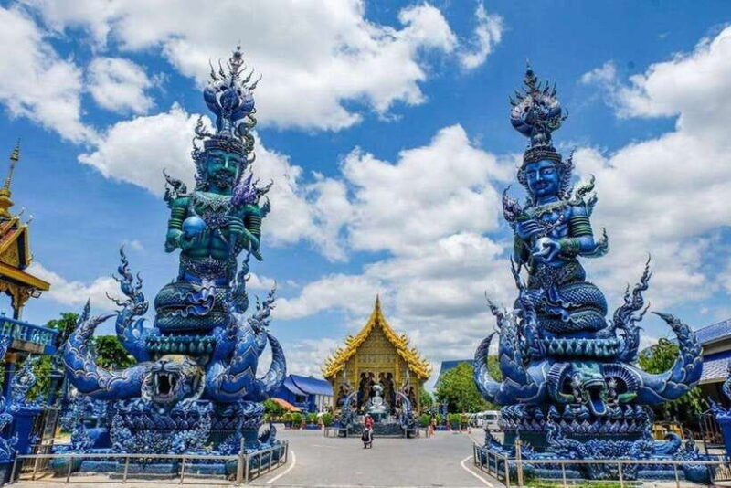 chiang-mai-white-temple-golden-triangle-boat-tour