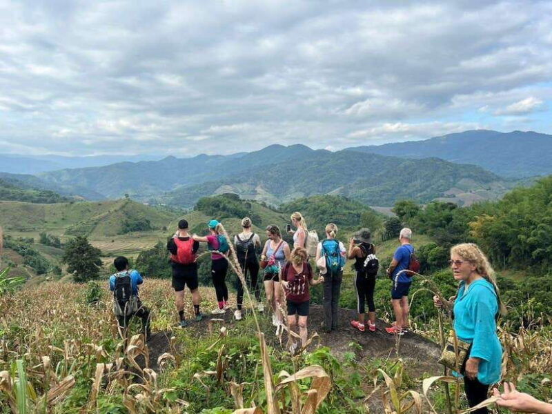 chiangrai-group-trekking-with-bamboo-cooking