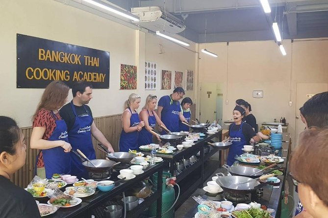 Choose 5 Dishes: Half-Day Cooking Class in Sukhumvit with Market Tour - An In-Depth Look at the Tour