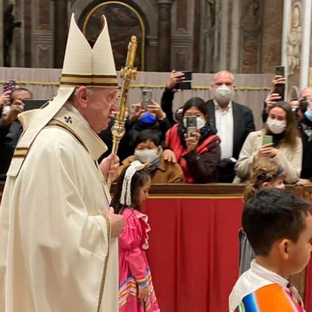 christmas-eve-mass-at-the-vatican-with-pope-francis