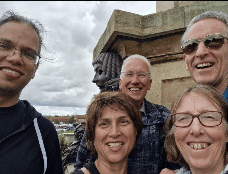 city-treasure-hunt-in-brighton-clue-the-looking-glass