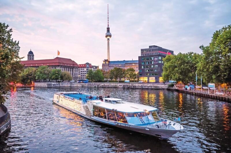 citysightseeing-berlin-hoho-bus-all-lines-ab-boat-tour