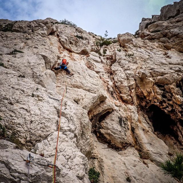 climbing-discovery-session-in-the-calanques-near-marseille