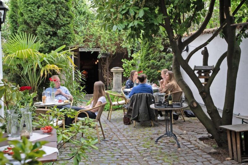 cologne-nippes-summer-wine-party-in-the-frenchstyle-garden
