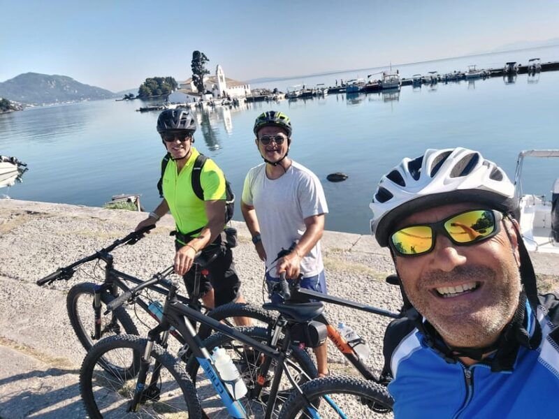 corfu-old-town-cycle-tour-historyflavours-narrow-alleys-2