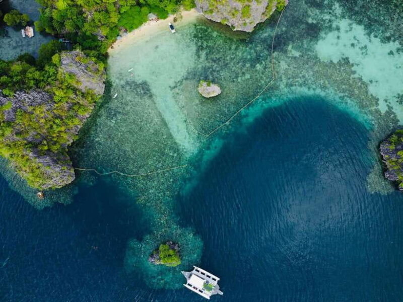 coron-island-sunset-cruise-luxury-trimaran-relax-unwind