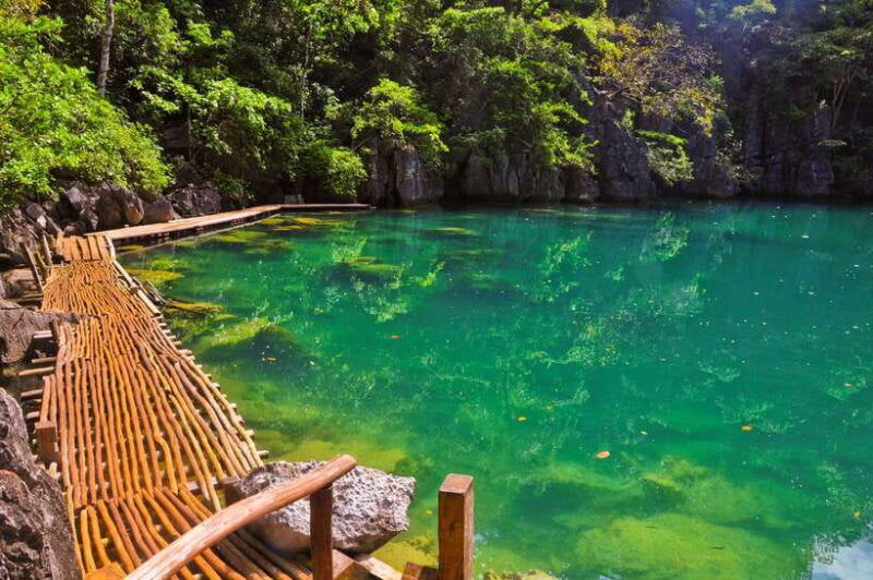coron-private-tour-b-barracuda-lake-and-smith-beach