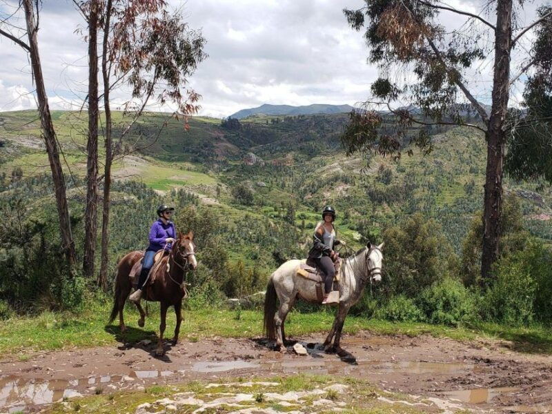 cusco-horseback-ride-through-the-archaeological-zone