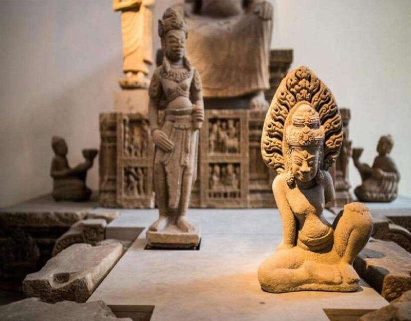 da-nang-history-tour-walking-by-cham-pa-museum-cuisine-cafe