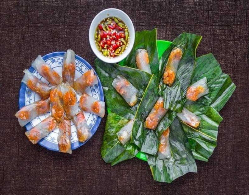 da-nang-night-tour-by-local-foods-3-wheel-riding-cruise-beer