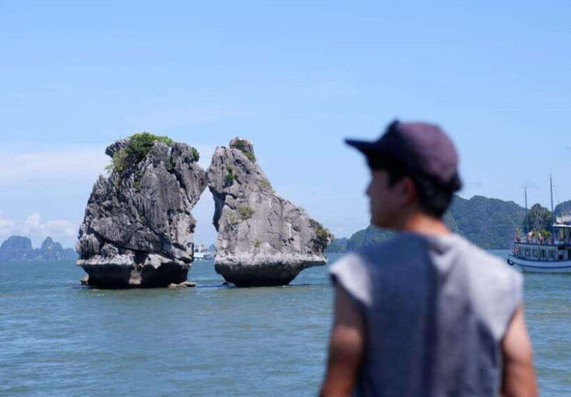 discover-halong-bay-4-hour-scenic-cruise-kayak-lunch-cave