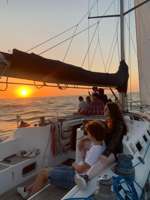 douro-sunset-sailboat-experience-in-porto-2