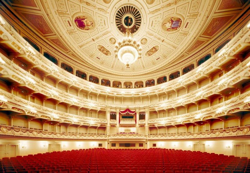 dresden-semperoper-and-old-masters-picture-gallery