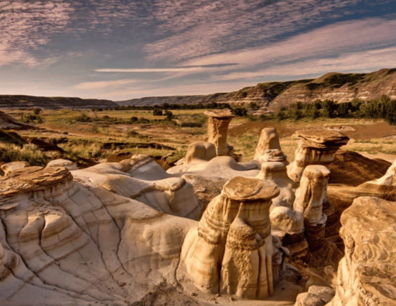 drumheller-full-day-tyrrell-museum-canyon-adventure