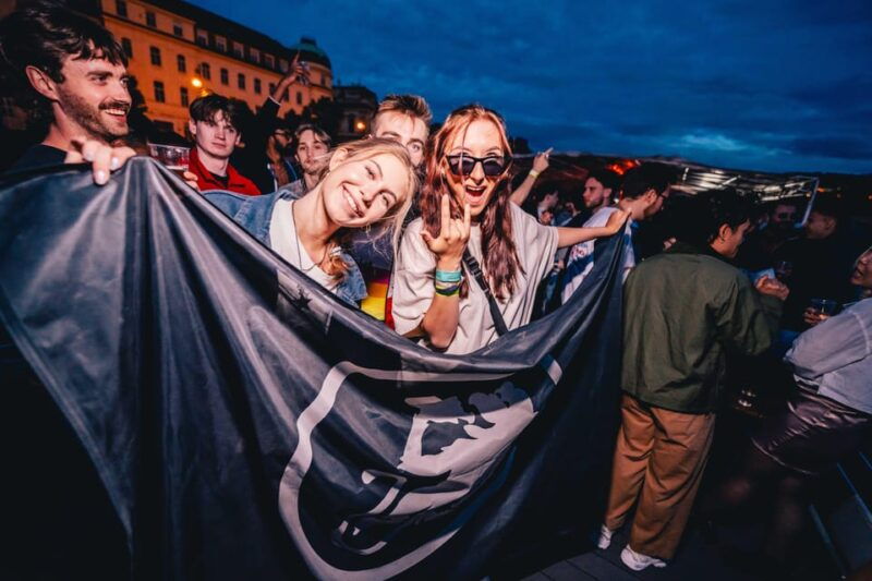drunken-monkey-prague-booze-cruise-open-bar-to-duplex-club