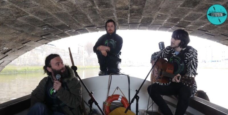 dublin-music-under-the-bridges-kayaking-tour