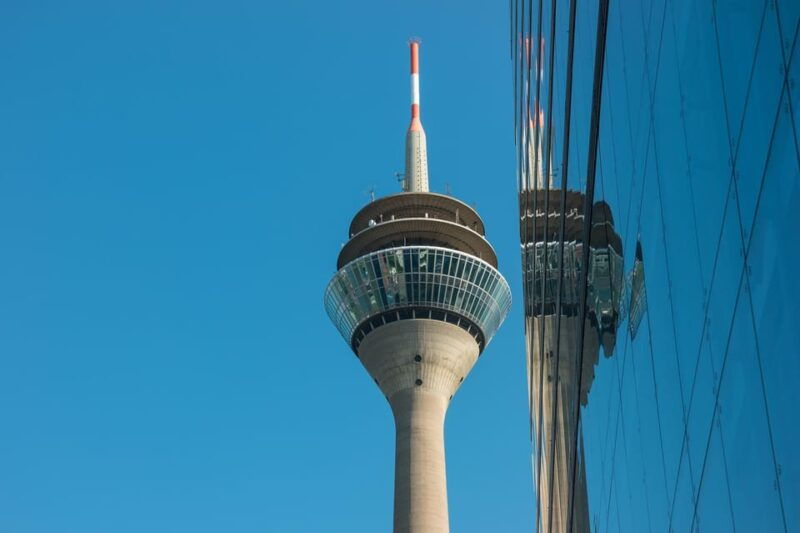 dusseldorf-insta-perfect-walk-with-a-local