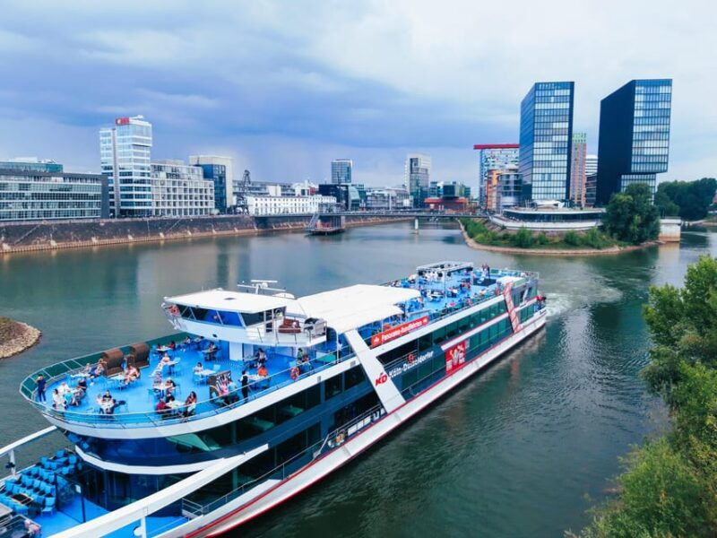 dusseldorf-old-city-and-the-rhine