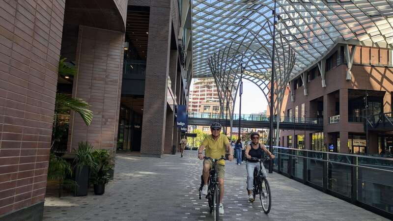 e-bike-through-torontos-dynamic-neighbourhoods