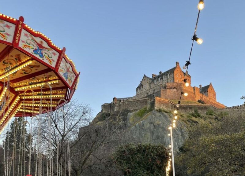 edinburgh-christmas-walking-tour-with-gingerbread-treat