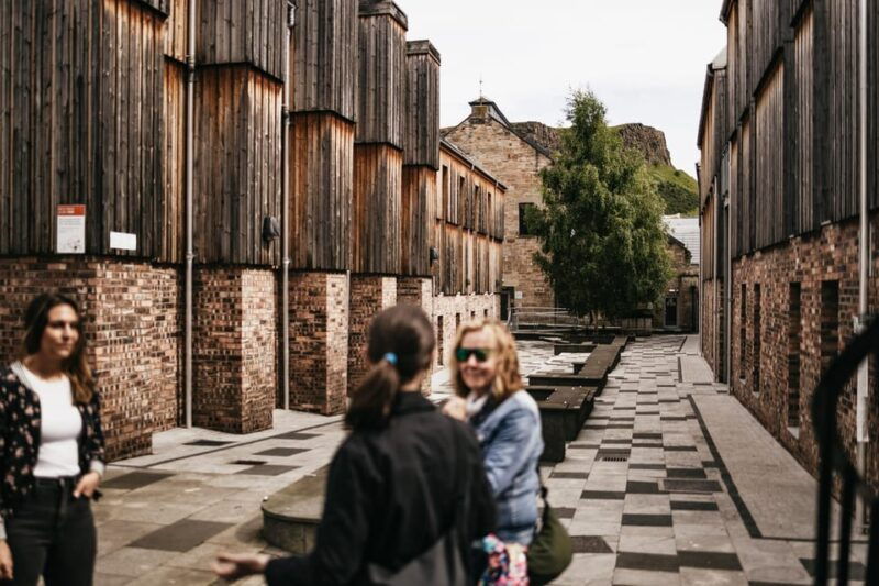 edinburgh-old-town-guided-walking-tour-and-beer-tasting