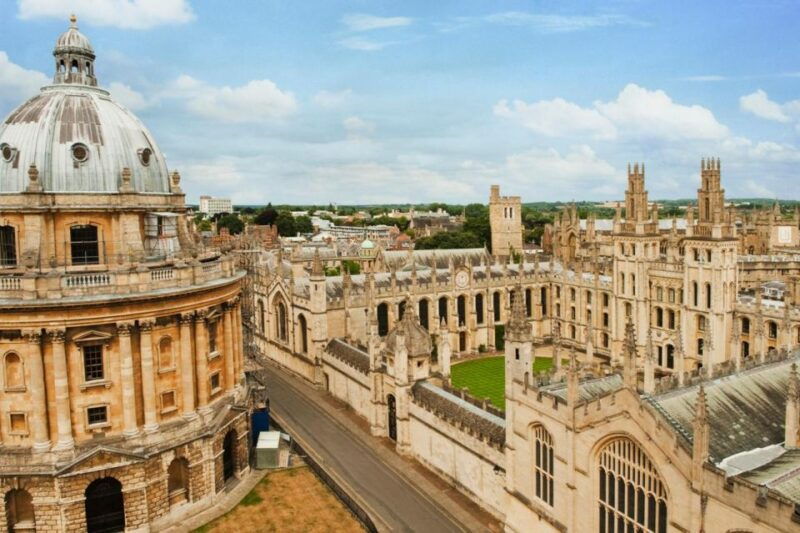 enchanted-oxford-a-christmas-walking-tour