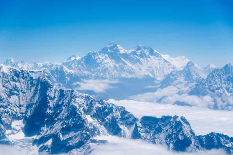 everest-sky-safari-a-majestic-journey-over-the-himalayas