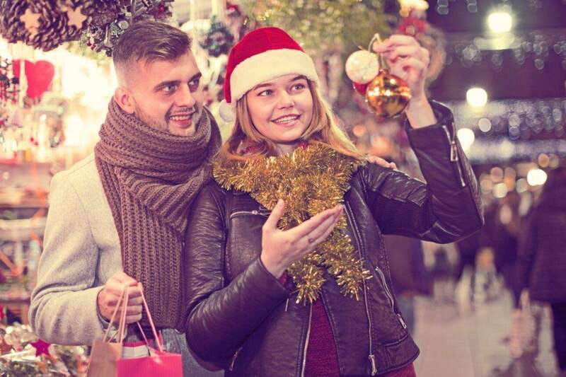 exceptional-walking-christmas-tour-in-magical-ottawa