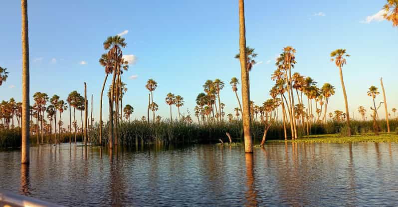 excursion-to-lake-yacumama-sunset-piranha-fishing