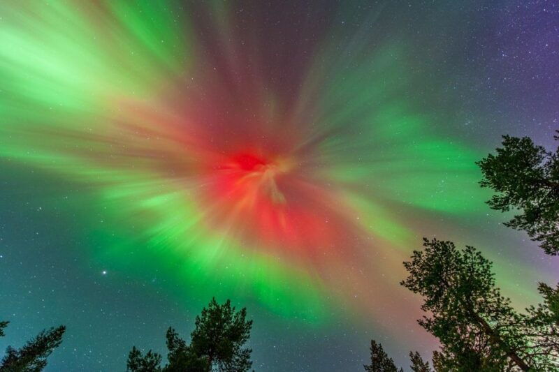 experience-the-majestic-auroras-kiruna-abisko-tipi-dinner