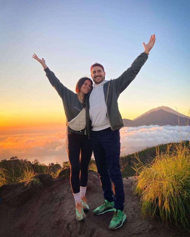 experience-the-majestic-mounth-batur-sunrise-trekking