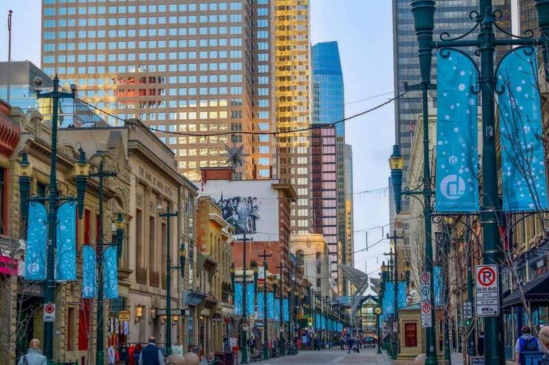 explore-calgary-private-family-walking-tour