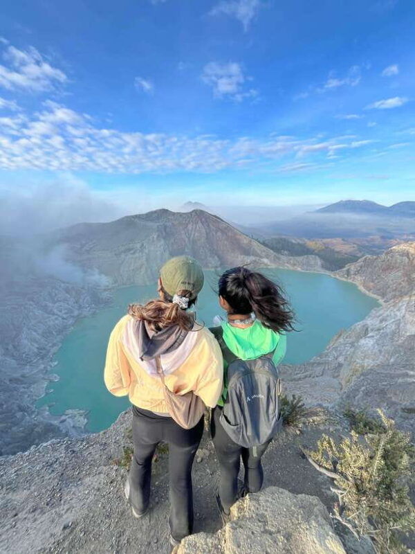 explore-east-java-4d3n-ijen-bromo-sewu-waterfall