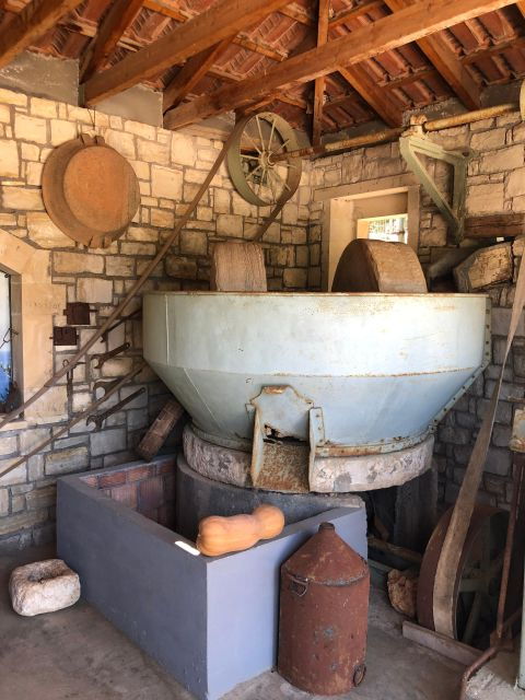 explore-the-secrets-of-wine-and-olives-in-rethymno-2