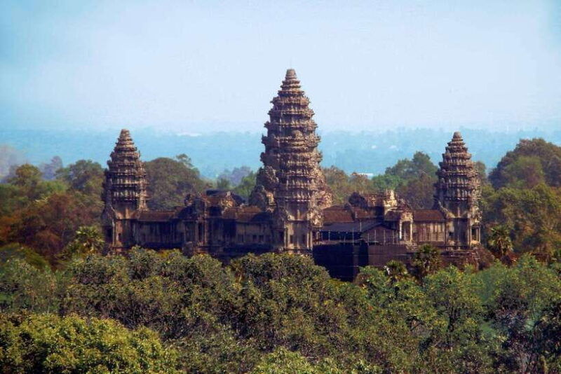 exploring-angkor-wat-key-highlights-sunrise-guided-tour
