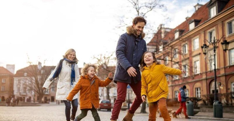 family-tour-of-warsaw-old-town-with-fun-activities-for-kids