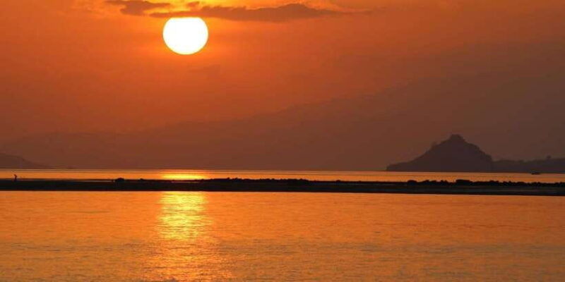 flying-fox-sunset-cruise-private-boat-charter-labuan-bajo