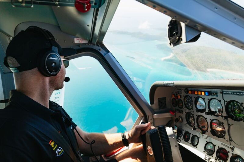 from-airlie-beach-whitsundays-scenic-flight-with-pickup