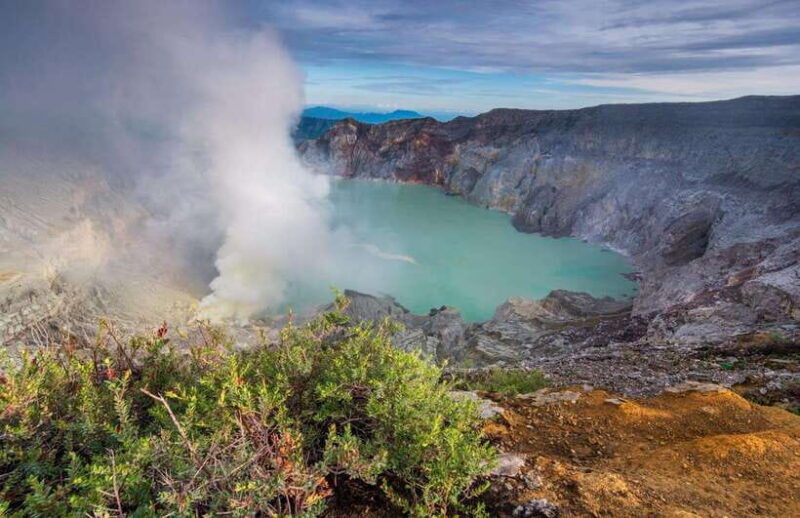from-bali-ijen-sunrise-tour-breakfast-at-local-restaurant
