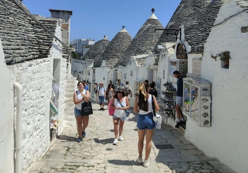 from-brindisi-alberobello-ostuni-locorotondo-aperitif