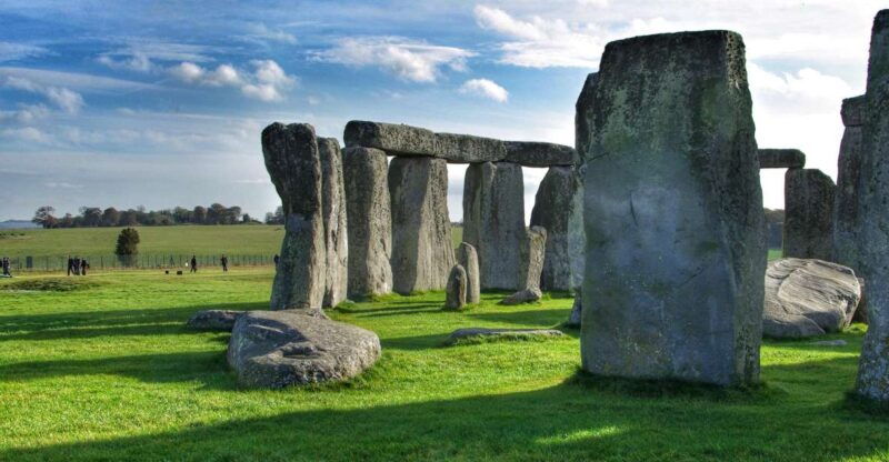 from-cambridge-guided-day-tour-to-bath-and-stonehenge