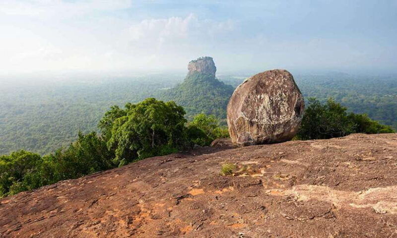 from-colombo-dambulla-and-pidurangala-rock-climb-day-trip
