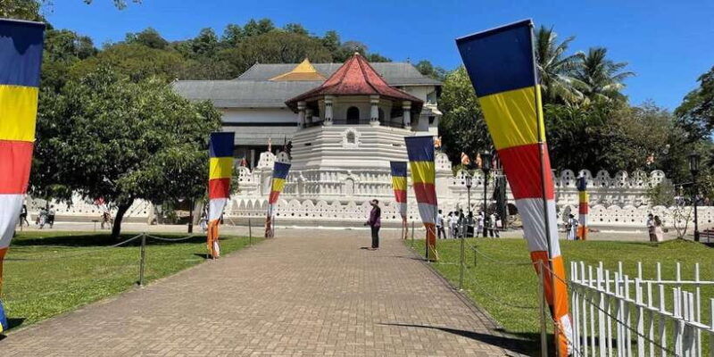 from-colombo-kandy-pinnawala-tea-factory-full-day-trip