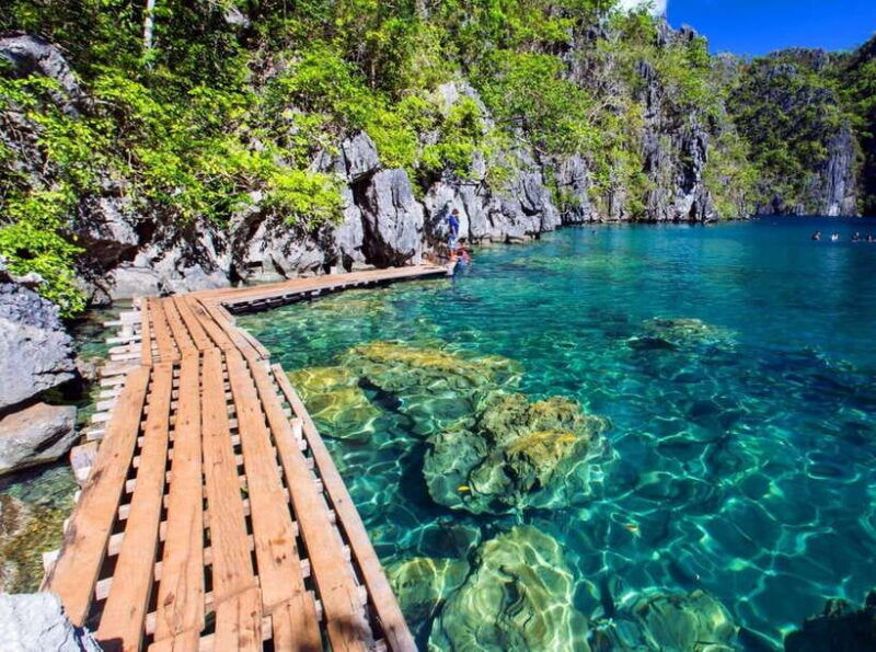 from-coron-twin-lagoon-and-skeleton-wreck-cruise-with-lunch