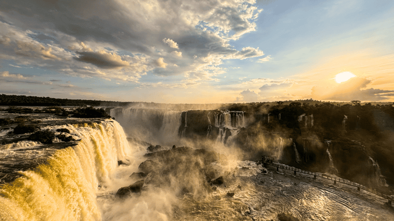 from-foz-do-iguacu-sunset-at-the-falls