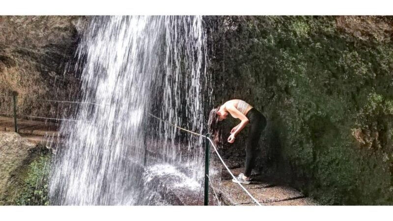 from-funchal-wet-your-hair-in-the-amazing-moinhos-levada