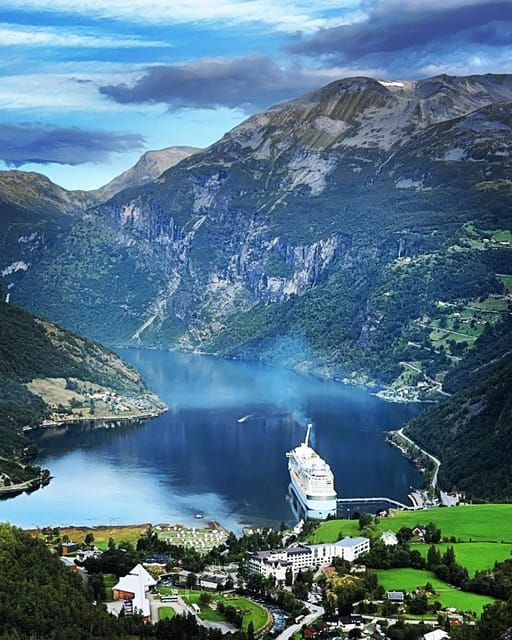 from-geiranger-dalsnibba-eagle-road-private-tour-picnic